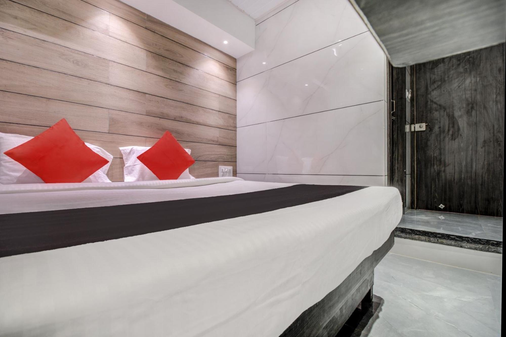 Hotel Spring Residency Мумбаи Экстерьер фото