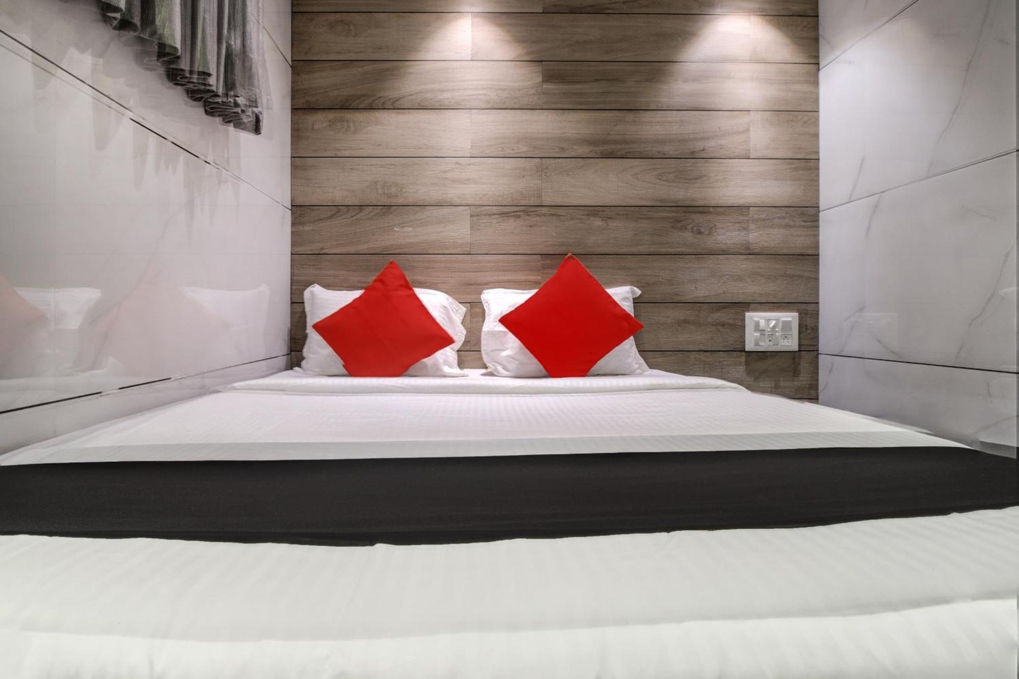 Hotel Spring Residency Мумбаи Экстерьер фото
