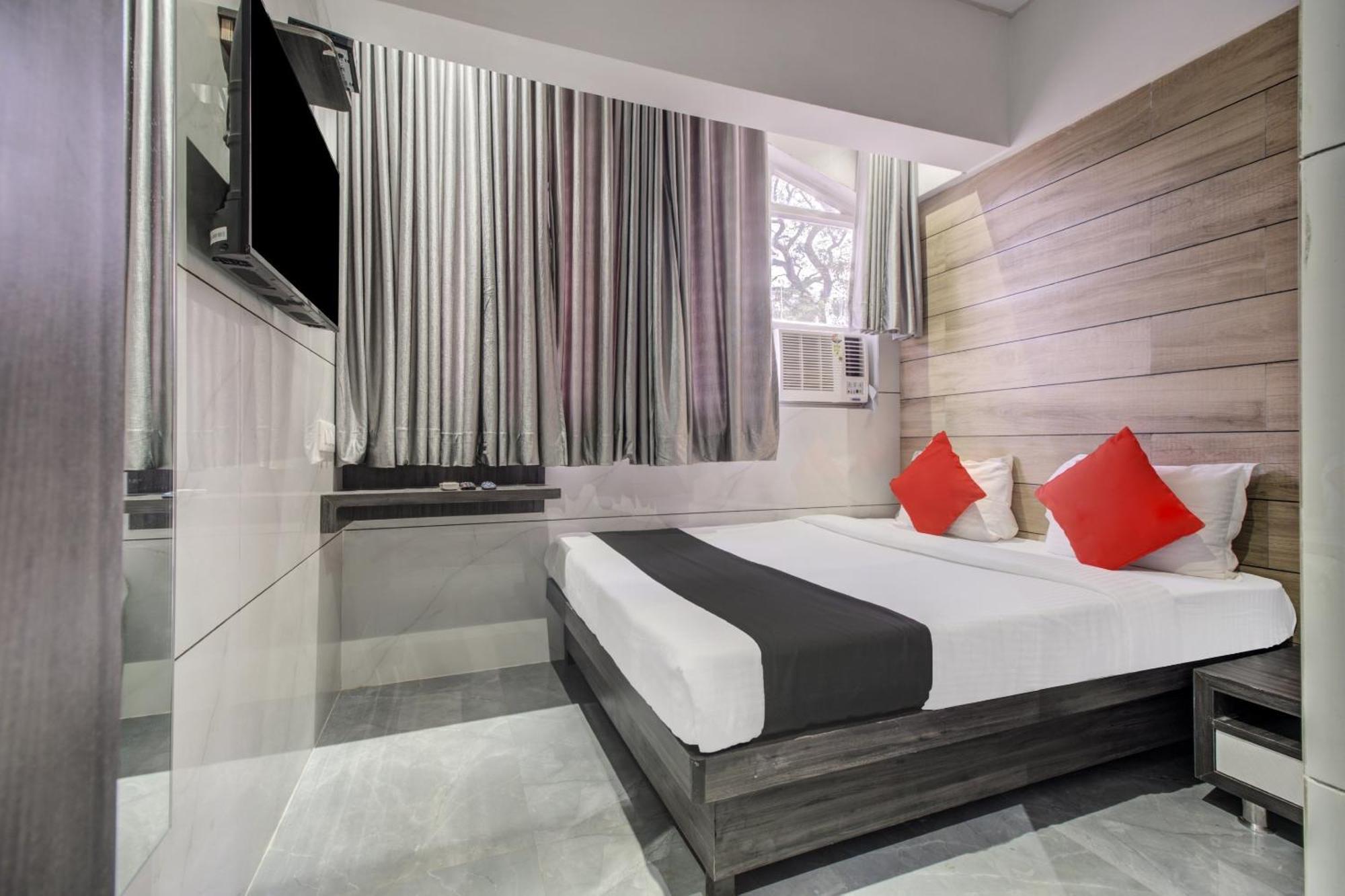 Hotel Spring Residency Мумбаи Экстерьер фото