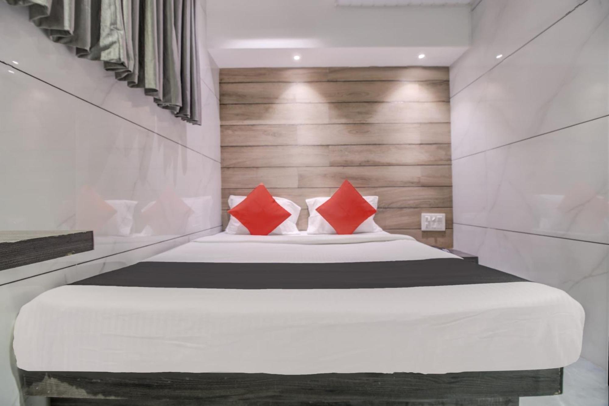 Hotel Spring Residency Мумбаи Экстерьер фото