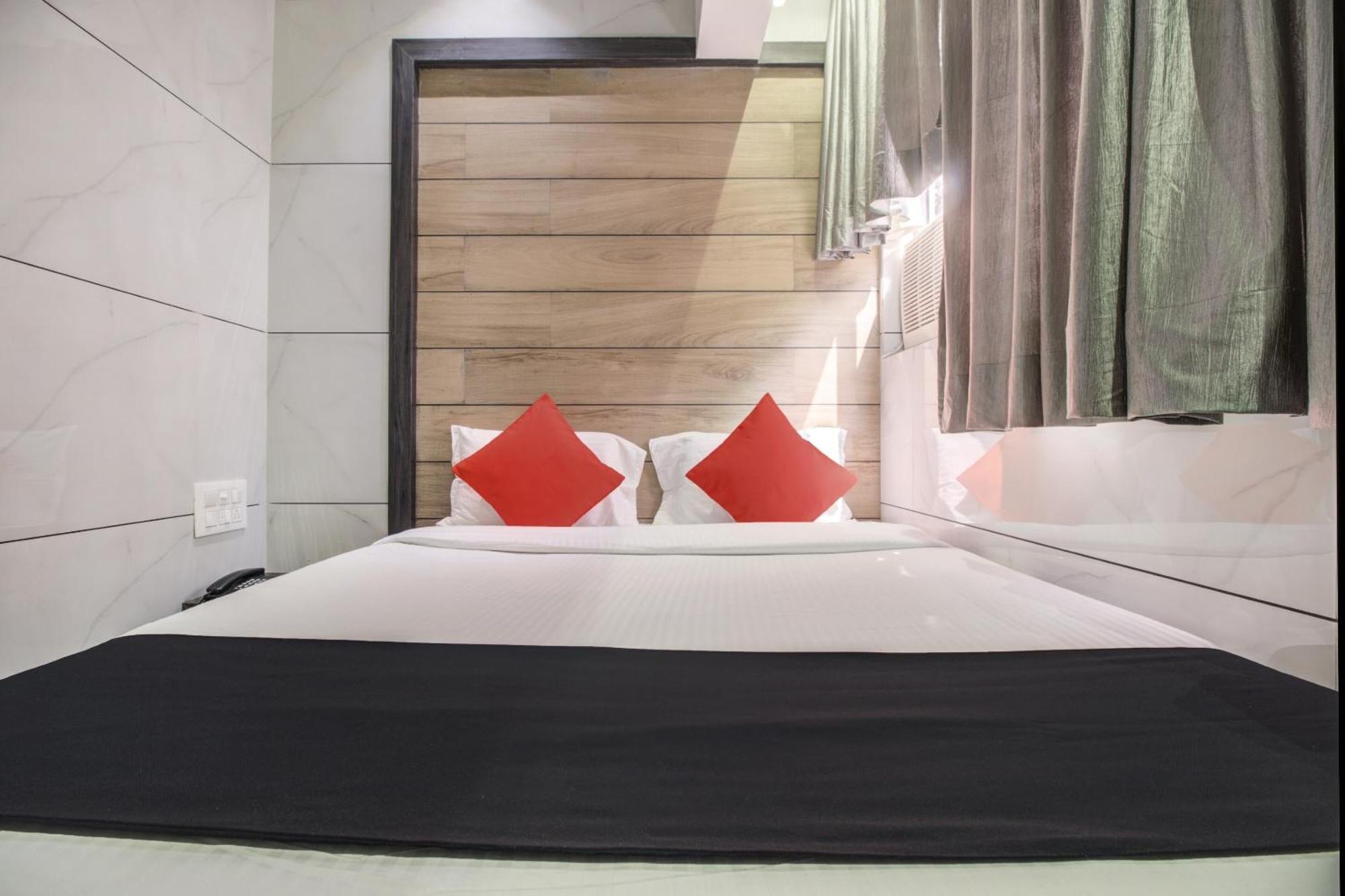 Hotel Spring Residency Мумбаи Экстерьер фото